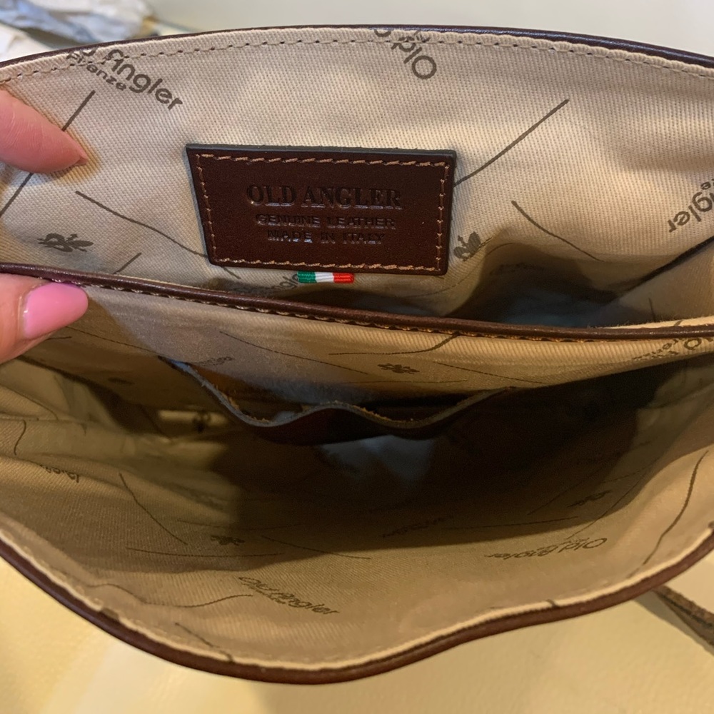 Leather unisex crossbody bag - Picture 3 of 9